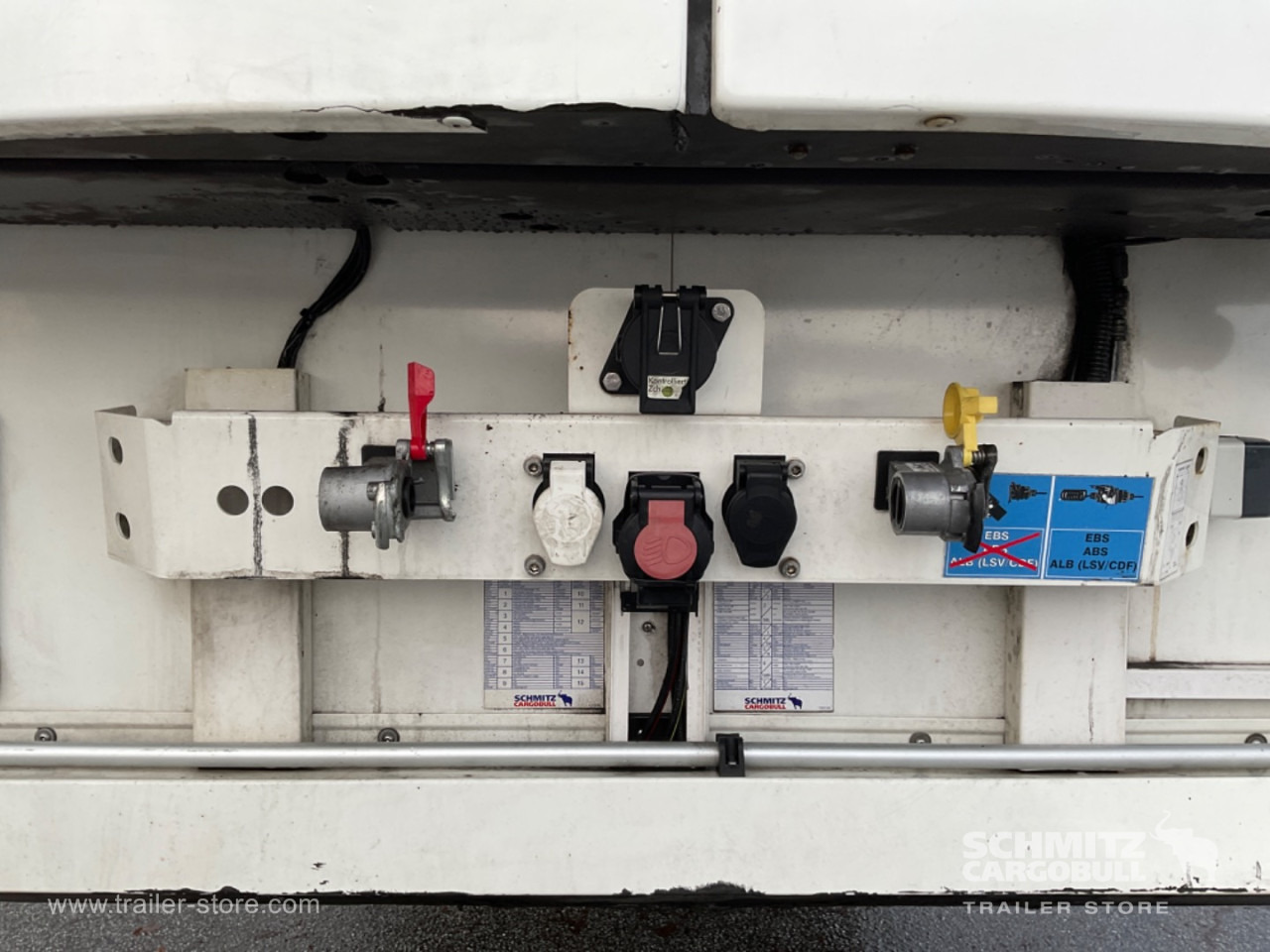 SCHMITZ Reefer Multitemp Double deck - Isothermal semi-trailer: picture 4 SCHMITZ Reefer Multitemp Double deck - Isothermal semi-trailer: picture 4