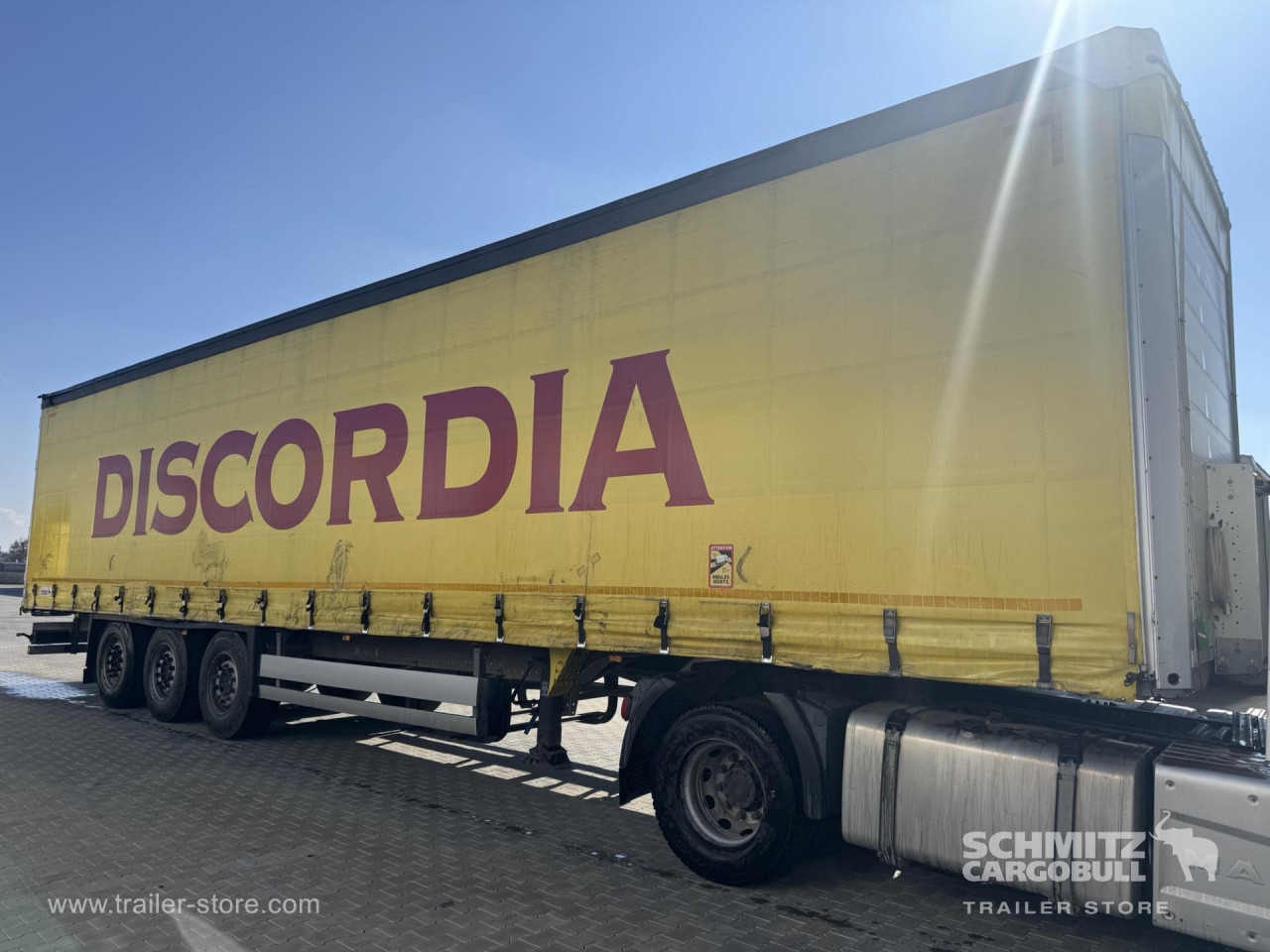 SCHMITZ Curtainsider Standard - Curtainsider semi-trailer: picture 4 SCHMITZ Curtainsider Standard - Curtainsider semi-trailer: picture 4