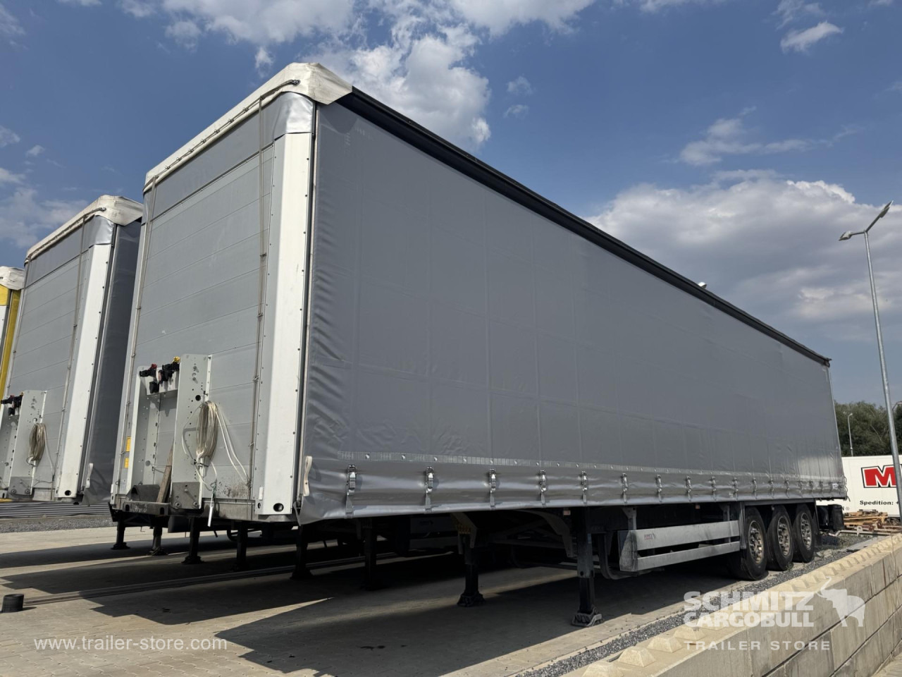 SCHMITZ Curtainsider Standard - Curtainsider semi-trailer: picture 4 SCHMITZ Curtainsider Standard - Curtainsider semi-trailer: picture 4