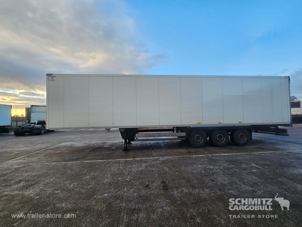 SCHMITZ Reefer Multitemp - Isothermal semi-trailer: picture 2 SCHMITZ Reefer Multitemp - Isothermal semi-trailer: picture 2
