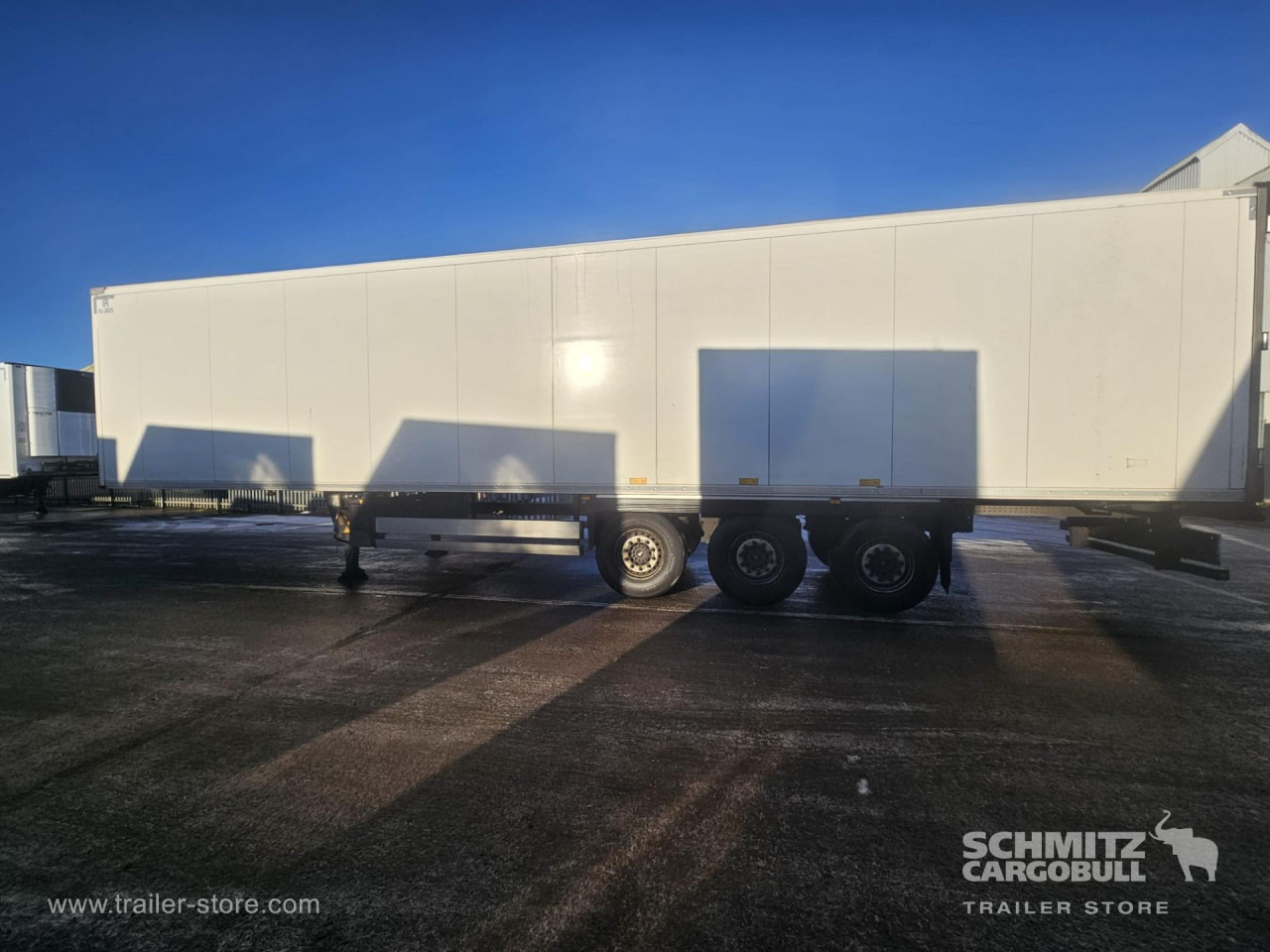 SCHMITZ Reefer Multitemp - Isothermal semi-trailer: picture 2 SCHMITZ Reefer Multitemp - Isothermal semi-trailer: picture 2