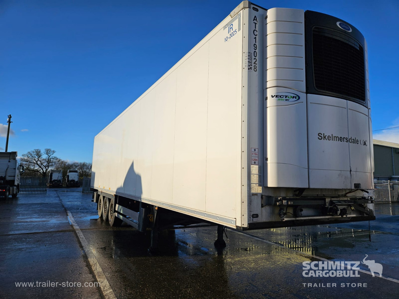 SCHMITZ Reefer Multitemp - Isothermal semi-trailer: picture 1 SCHMITZ Reefer Multitemp - Isothermal semi-trailer: picture 1