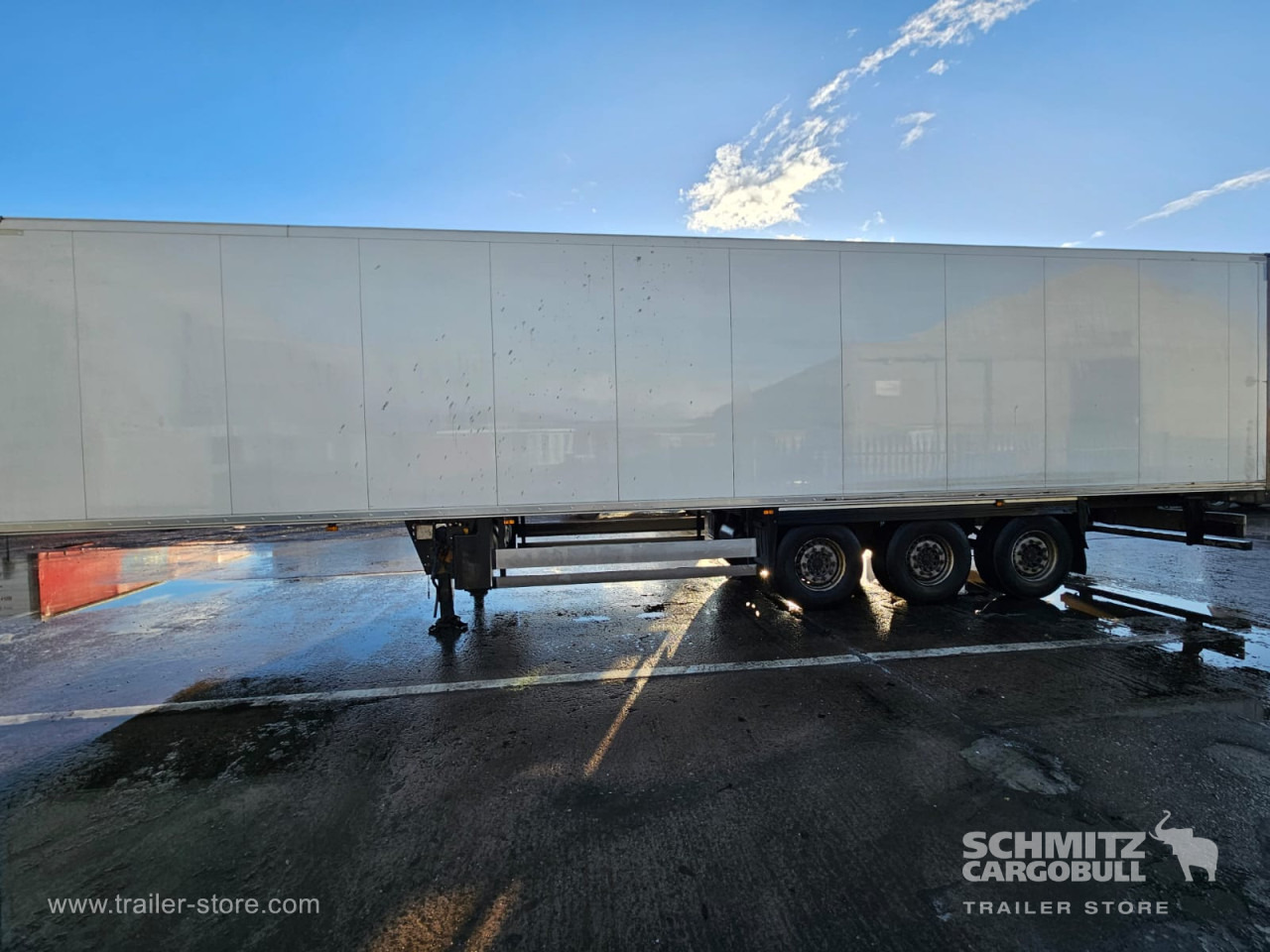 SCHMITZ Reefer Multitemp - Isothermal semi-trailer: picture 2 SCHMITZ Reefer Multitemp - Isothermal semi-trailer: picture 2