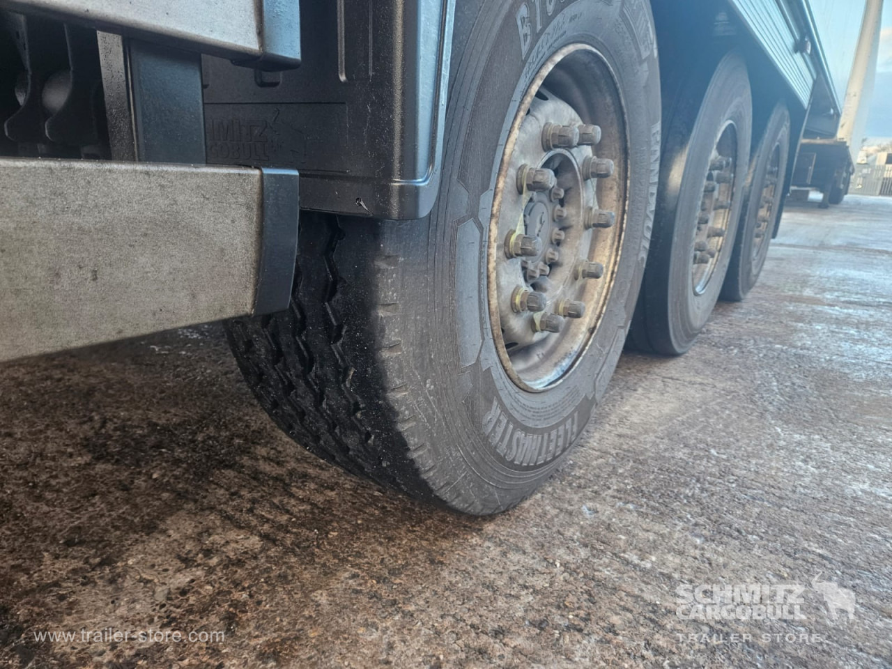 SCHMITZ Reefer Multitemp - Isothermal semi-trailer: picture 4 SCHMITZ Reefer Multitemp - Isothermal semi-trailer: picture 4