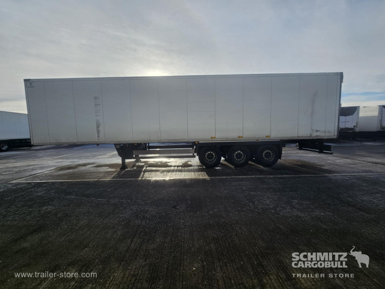 SCHMITZ Reefer Multitemp - Isothermal semi-trailer: picture 3 SCHMITZ Reefer Multitemp - Isothermal semi-trailer: picture 3