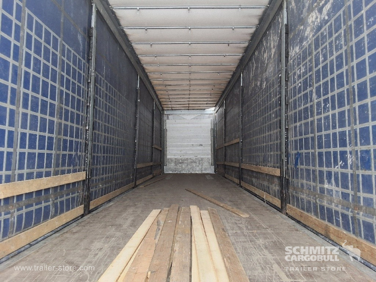 SCHMITZ Curtainsider Mega - Curtainsider semi-trailer: picture 3 SCHMITZ Curtainsider Mega - Curtainsider semi-trailer: picture 3