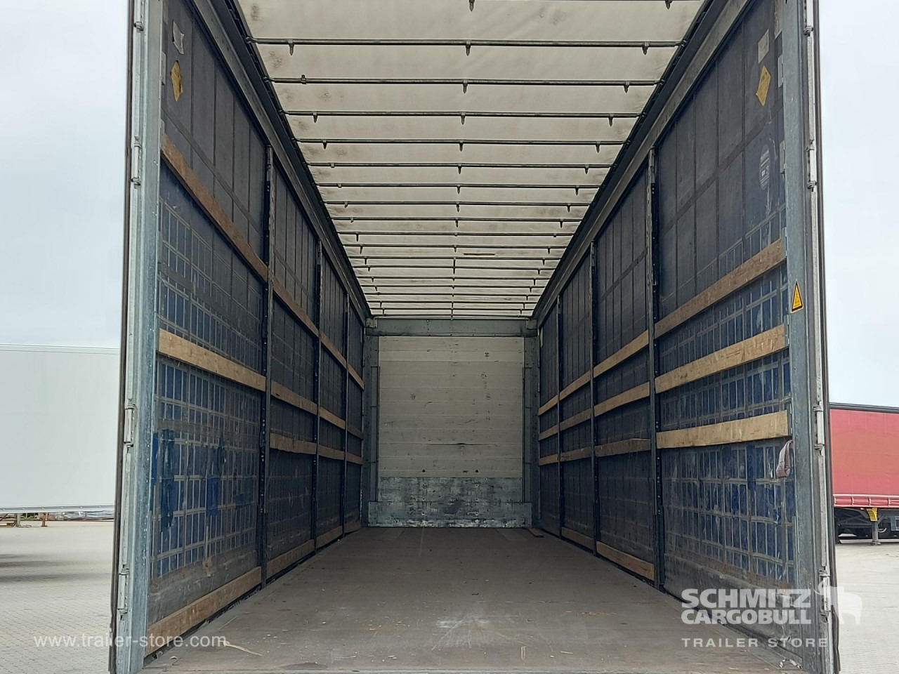 SCHMITZ Curtainsider Mega - Curtainsider semi-trailer: picture 4 SCHMITZ Curtainsider Mega - Curtainsider semi-trailer: picture 4