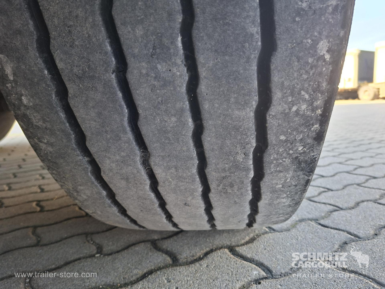 SCHMITZ Reefer Multitemp - Isothermal semi-trailer: picture 4 SCHMITZ Reefer Multitemp - Isothermal semi-trailer: picture 4