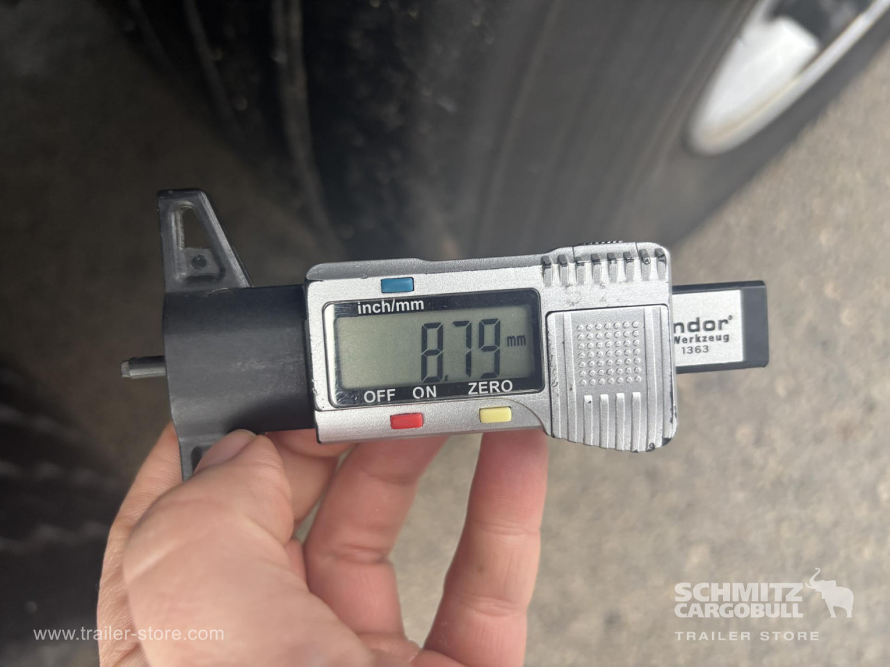 SCHMITZ Curtainsider Standard - Curtainsider semi-trailer: picture 4 SCHMITZ Curtainsider Standard - Curtainsider semi-trailer: picture 4