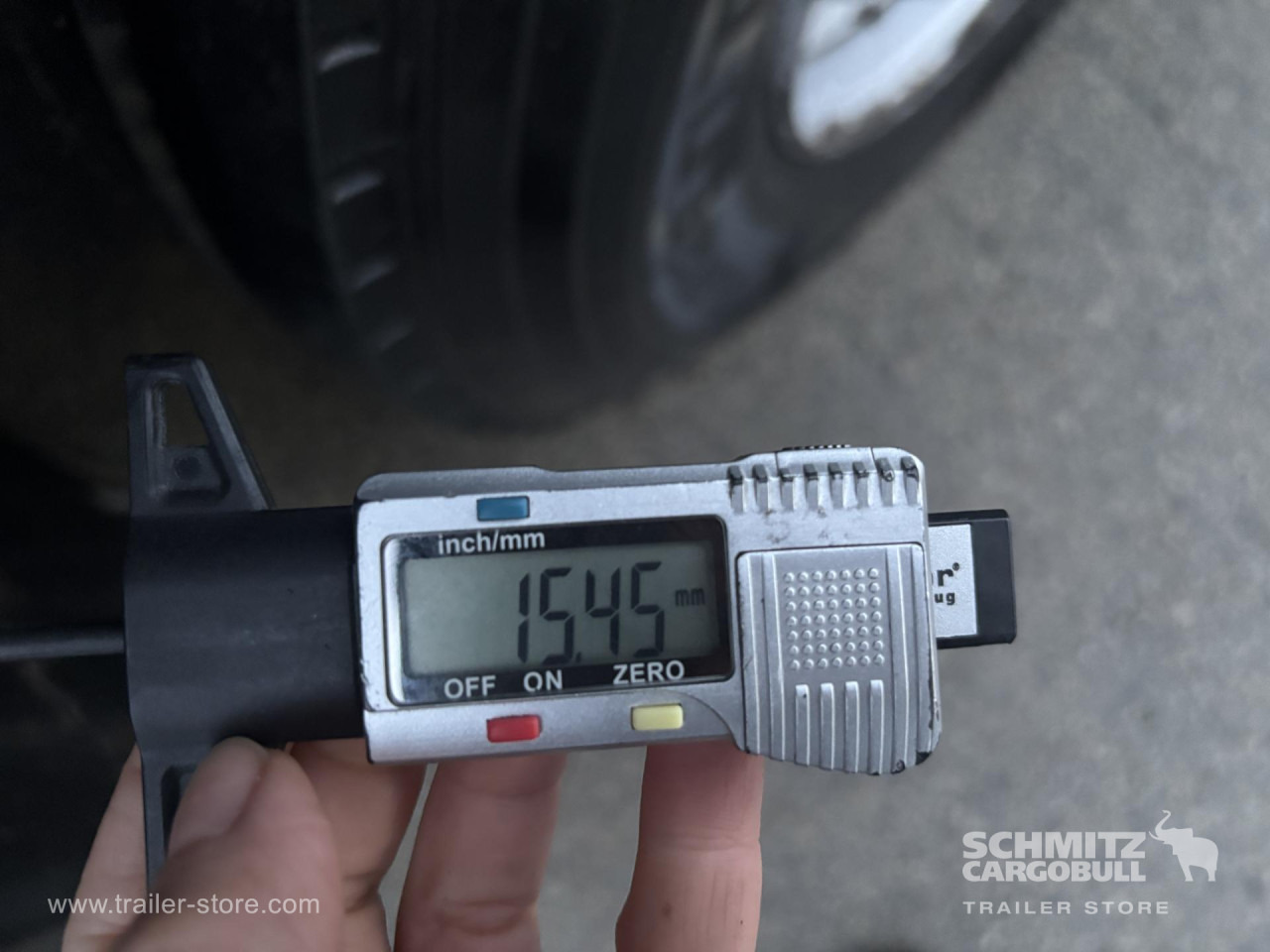 SCHMITZ Curtainsider Standard - Curtainsider semi-trailer: picture 4 SCHMITZ Curtainsider Standard - Curtainsider semi-trailer: picture 4