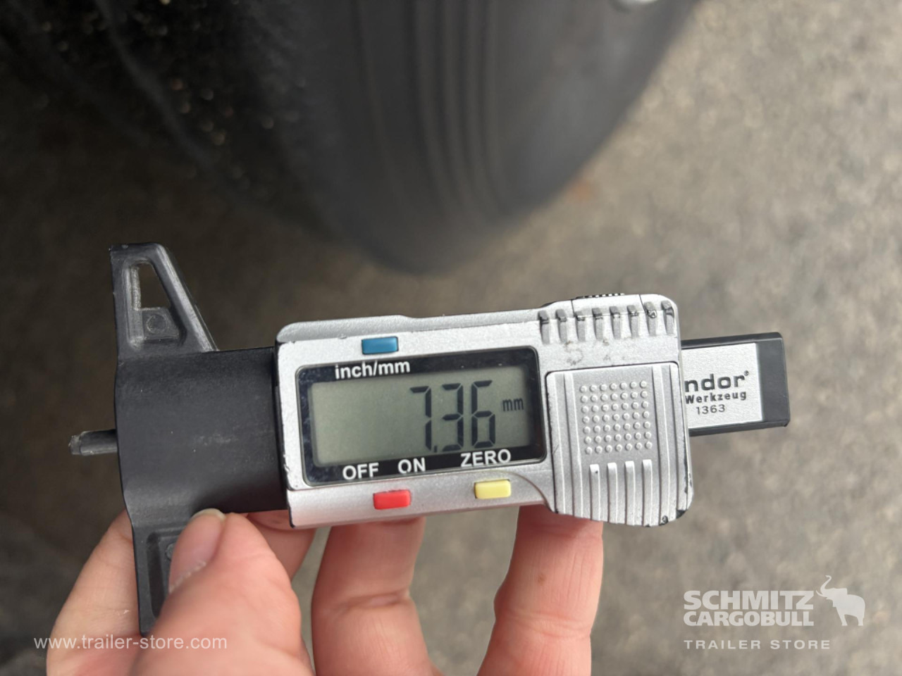 SCHMITZ Curtainsider Standard - Curtainsider semi-trailer: picture 4 SCHMITZ Curtainsider Standard - Curtainsider semi-trailer: picture 4