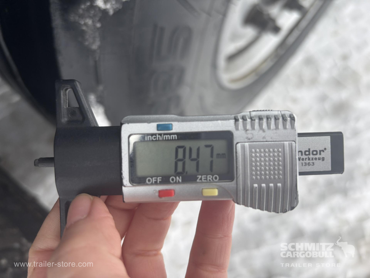 SCHMITZ Curtainsider Standard - Curtainsider semi-trailer: picture 4 SCHMITZ Curtainsider Standard - Curtainsider semi-trailer: picture 4