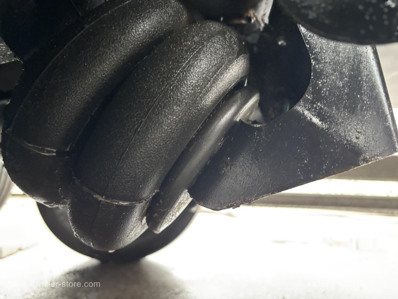 Isothermal semi-trailer SCHMITZ Reefer Standard: picture 11