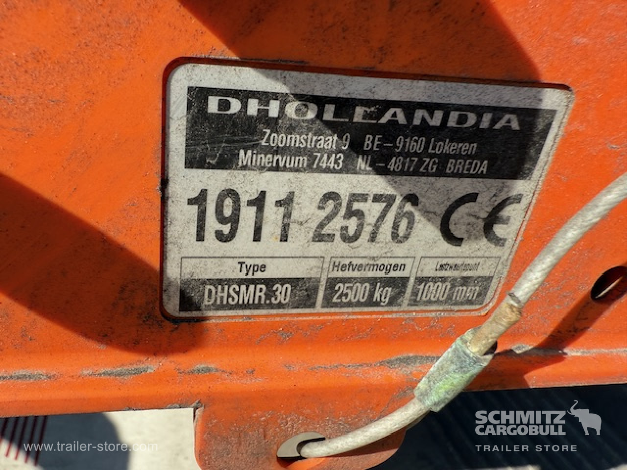 SCHMITZ Oplegger Kasten Standard Taillift - Closed box semi-trailer: picture 3 SCHMITZ Oplegger Kasten Standard Taillift - Closed box semi-trailer: picture 3