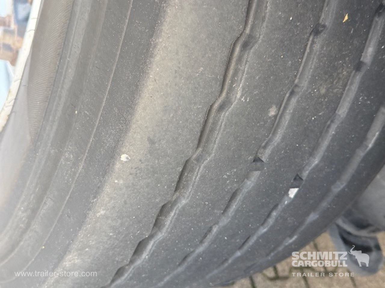 SCHMITZ Oplegger Kasten Standard Taillift - Closed box semi-trailer: picture 5 SCHMITZ Oplegger Kasten Standard Taillift - Closed box semi-trailer: picture 5