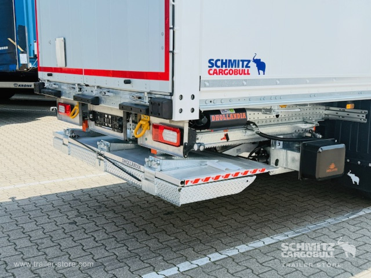 SCHMITZ Oplegger Kasten Standard Taillift - Closed box semi-trailer: picture 2 SCHMITZ Oplegger Kasten Standard Taillift - Closed box semi-trailer: picture 2