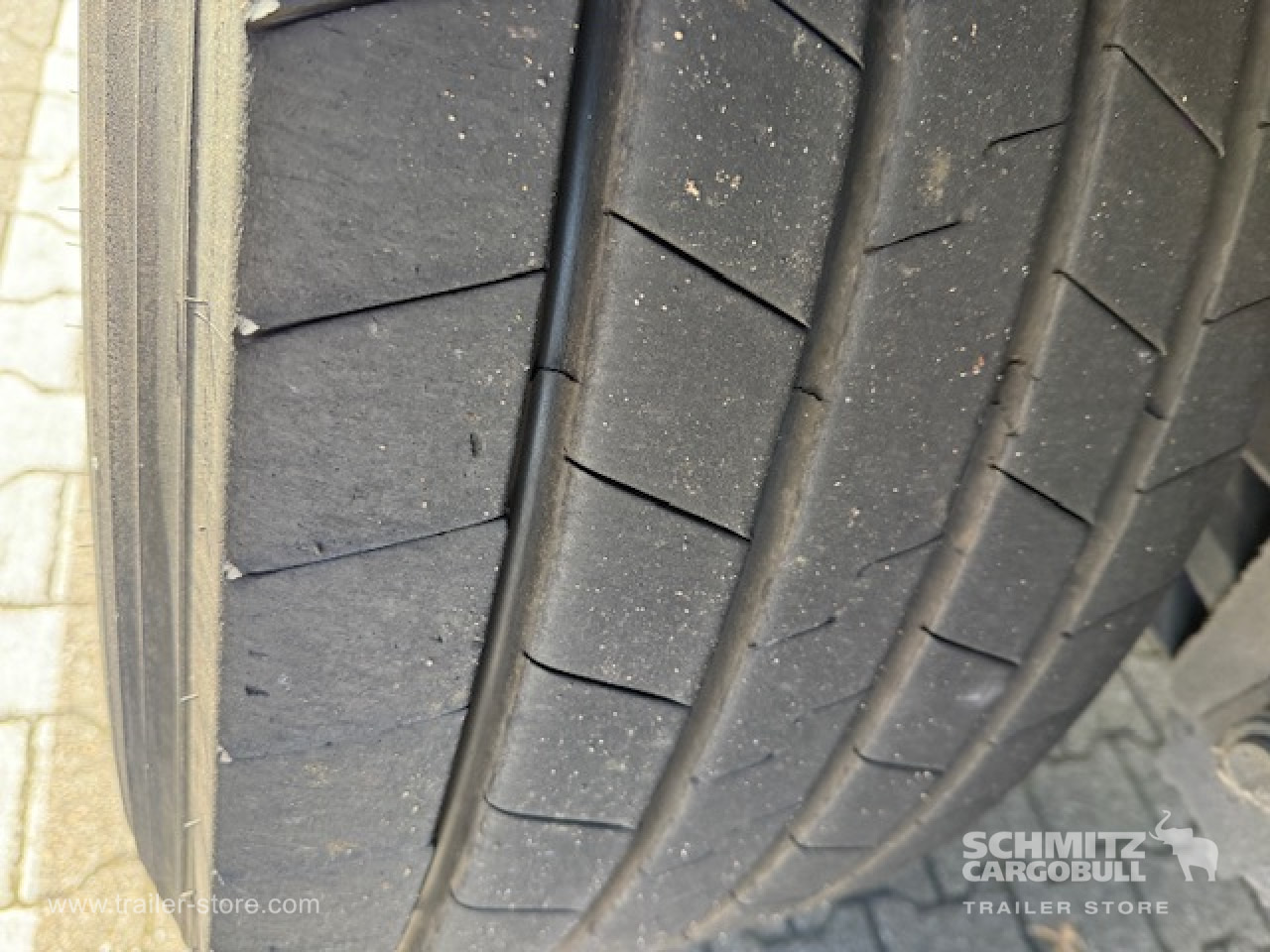 SCHMITZ Oplegger Kasten Standard Taillift - Closed box semi-trailer: picture 5 SCHMITZ Oplegger Kasten Standard Taillift - Closed box semi-trailer: picture 5