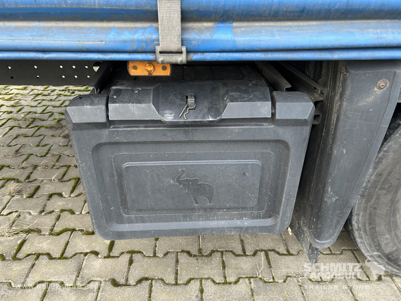 SCHMITZ Curtainsider Mega - Curtainsider semi-trailer: picture 3 SCHMITZ Curtainsider Mega - Curtainsider semi-trailer: picture 3