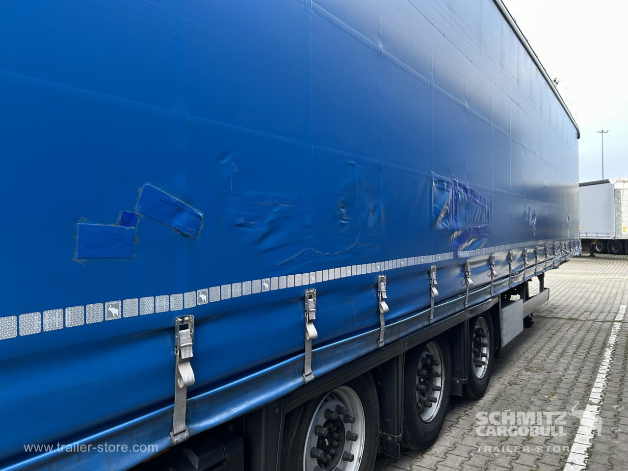 SCHMITZ Curtainsider Mega - Curtainsider semi-trailer: picture 4 SCHMITZ Curtainsider Mega - Curtainsider semi-trailer: picture 4