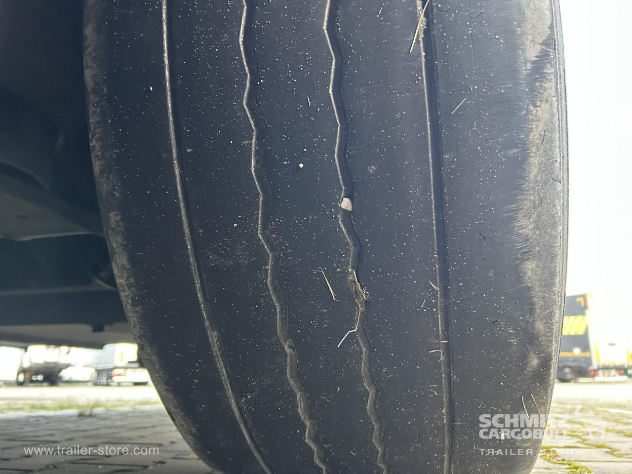 SCHMITZ Curtainsider Mega - Curtainsider semi-trailer: picture 5 SCHMITZ Curtainsider Mega - Curtainsider semi-trailer: picture 5