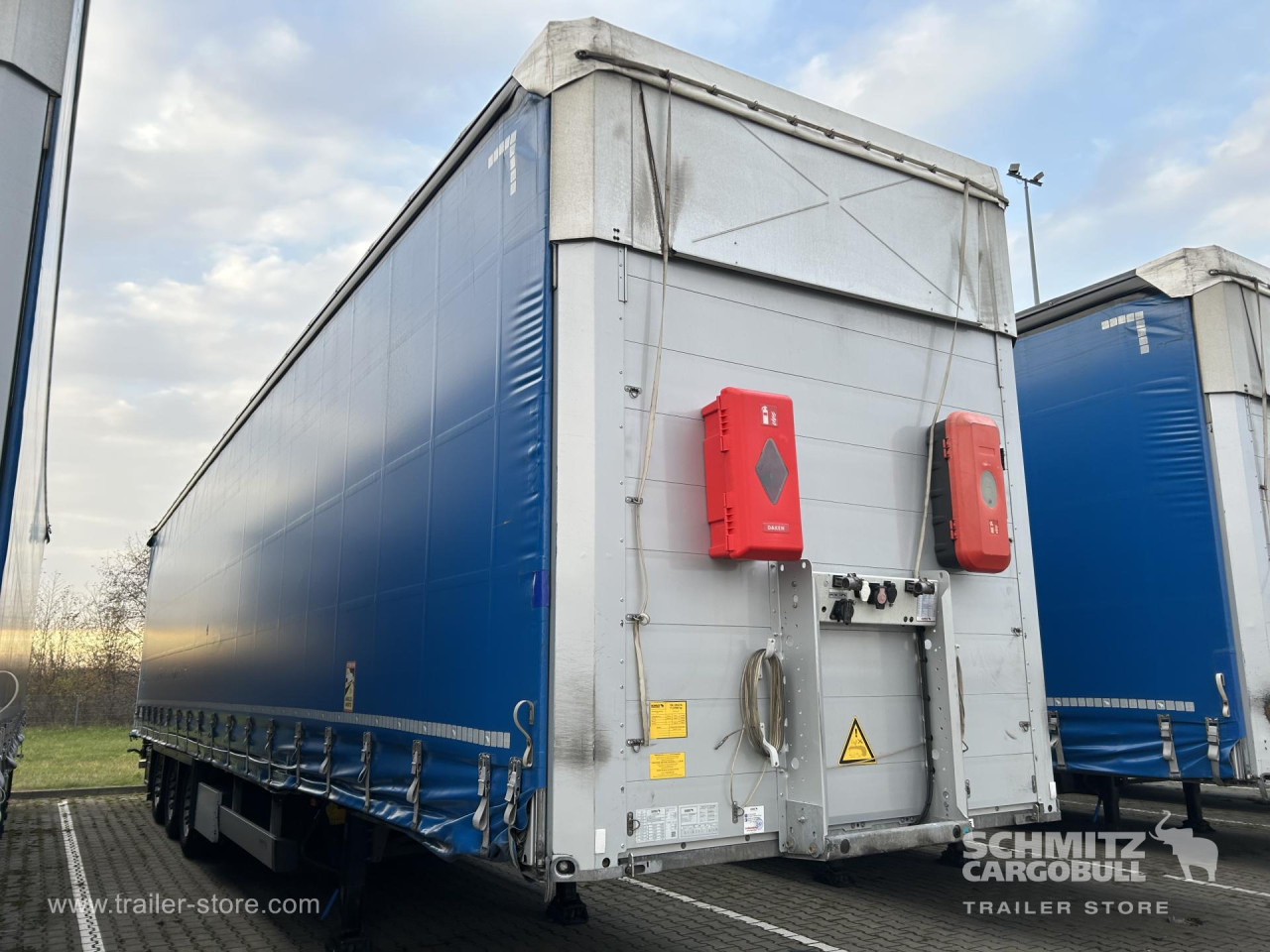 SCHMITZ Curtainsider Mega - Curtainsider semi-trailer: picture 1 SCHMITZ Curtainsider Mega - Curtainsider semi-trailer: picture 1