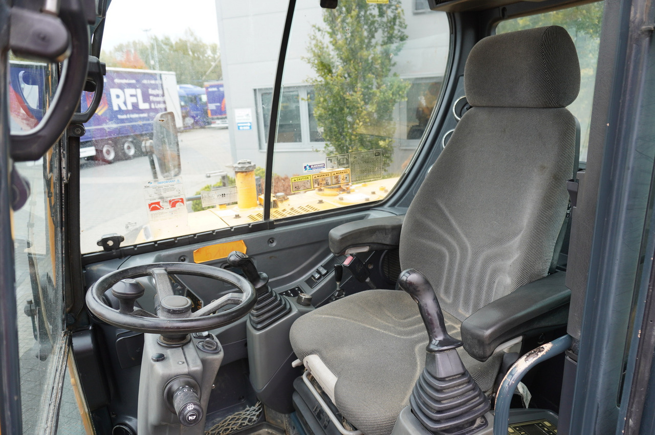 Wheel excavator Hyundai Robex 55W-9 Wheeled Excavator 5.5t / 2 unit: picture 12 Wheel excavator Hyundai Robex 55W-9 Wheeled Excavator 5.5t / 2 unit: picture 12