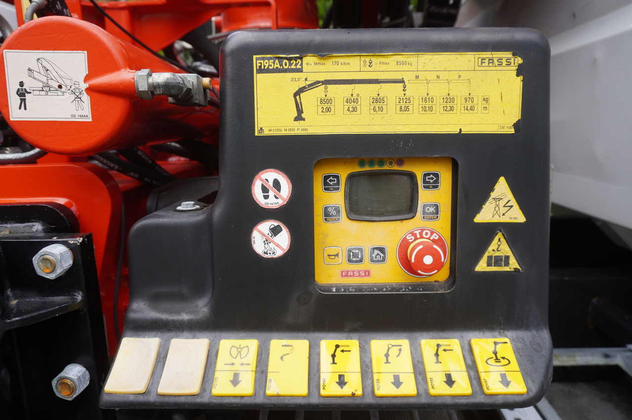 IVECO STRALIS 330 E6 / FASSI 195A 8.5 T / 3-side tipper on lease IVECO STRALIS 330 E6 / FASSI 195A 8.5 T / 3-side tipper: picture 9 IVECO STRALIS 330 E6 / FASSI 195A 8.5 T / 3-side tipper on lease IVECO STRALIS 330 E6 / FASSI 195A 8.5 T / 3-side tipper: picture 9