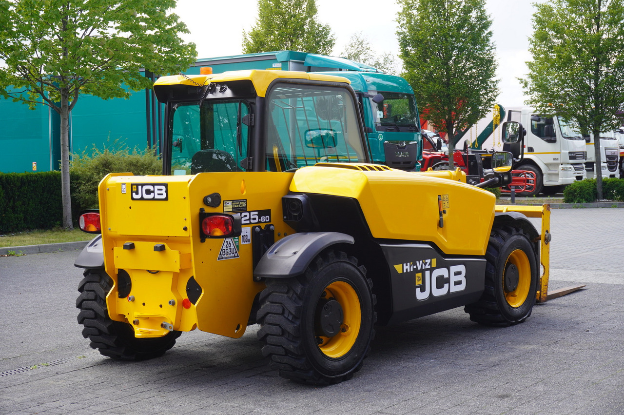JCB 525-60T5 / 2022 / 860 MTH! / 2.5 T / Reach 6 m / joystick - Telescopic wheel loader: picture 5 JCB 525-60T5 / 2022 / 860 MTH! / 2.5 T / Reach 6 m / joystick - Telescopic wheel loader: picture 5