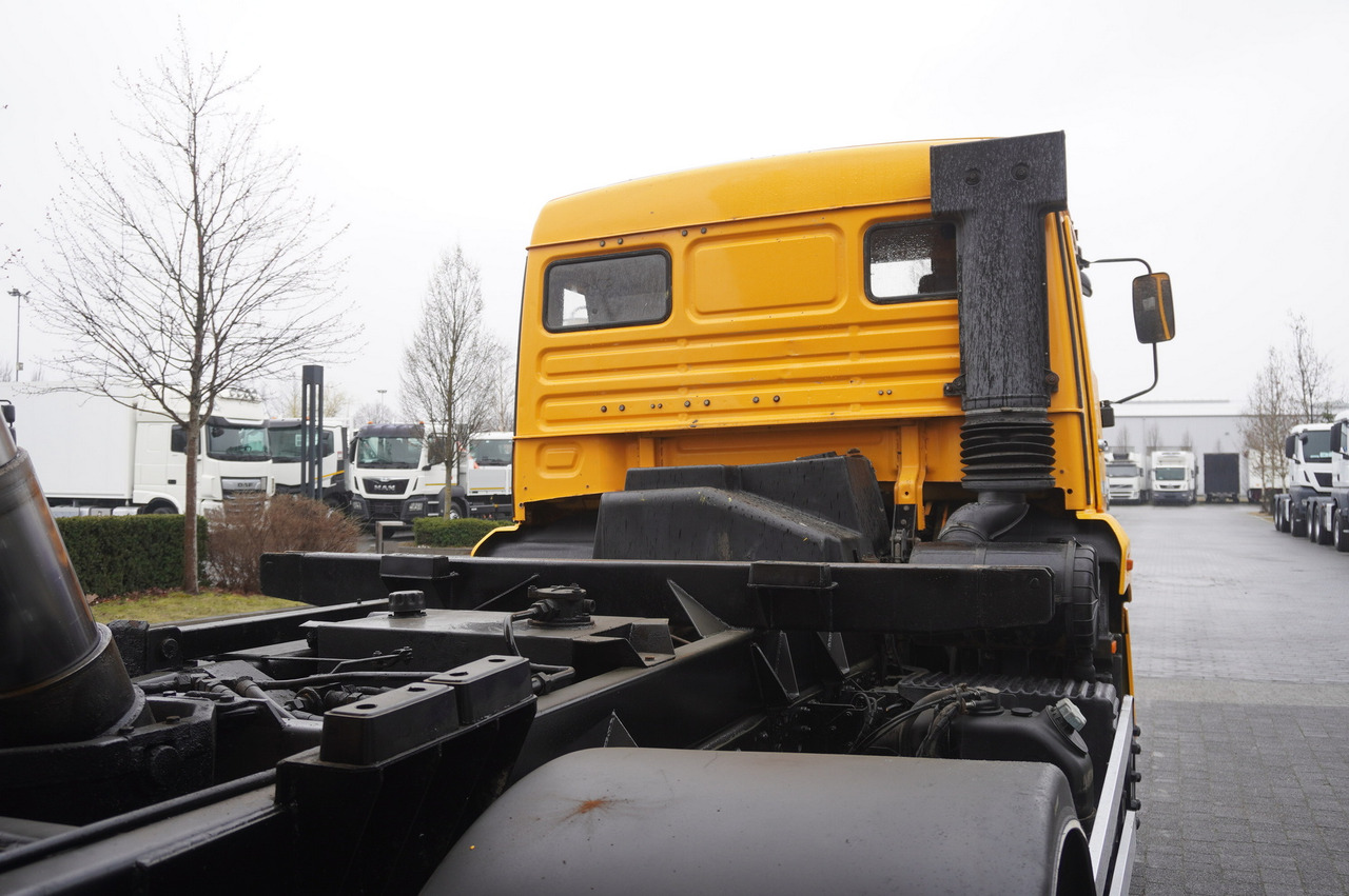 Tipper, Crane truck KAMAZ T2530 E5 6×4 / 3-sided tipper: picture 13