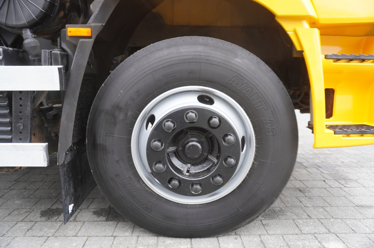 Tipper, Crane truck KAMAZ T2530 E5 6×4 / 3-sided tipper: picture 14