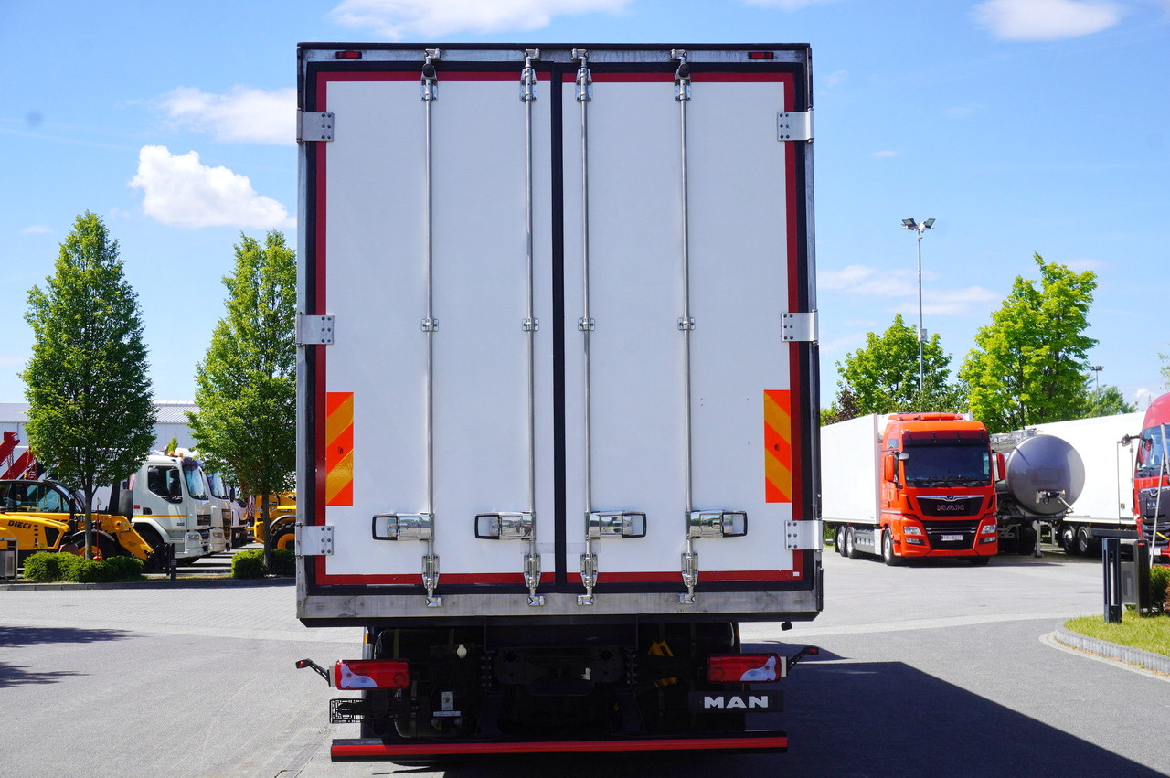 MAN GX 26.510 / 2022 / NEW Krone bitemperature refrigerated truck / Carrier Supra 850 MT / 4 units - Refrigerator truck: picture 3 MAN GX 26.510 / 2022 / NEW Krone bitemperature refrigerated truck / Carrier Supra 850 MT / 4 units - Refrigerator truck: picture 3