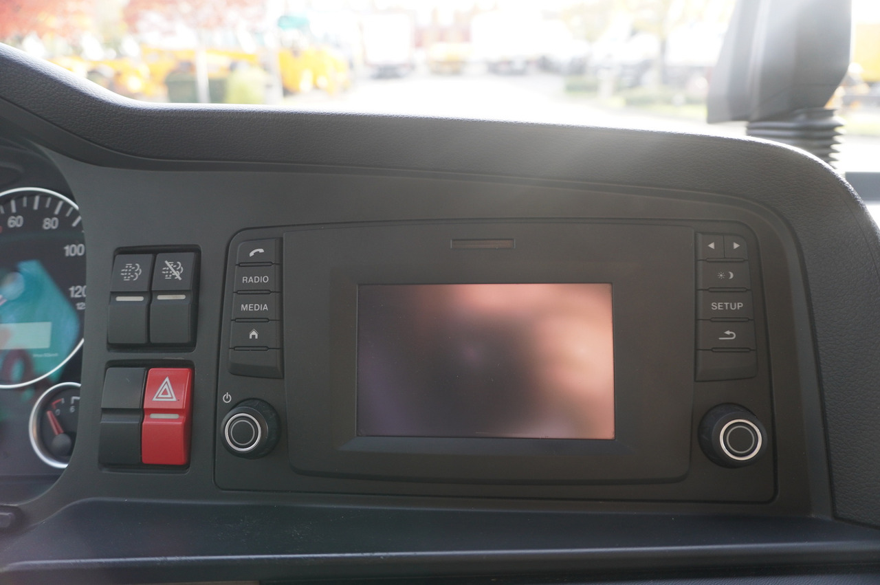 Curtainsider truck MAN TGL 12.220 / Curtainsider 19 EPAL / 140 tho. km: picture 27