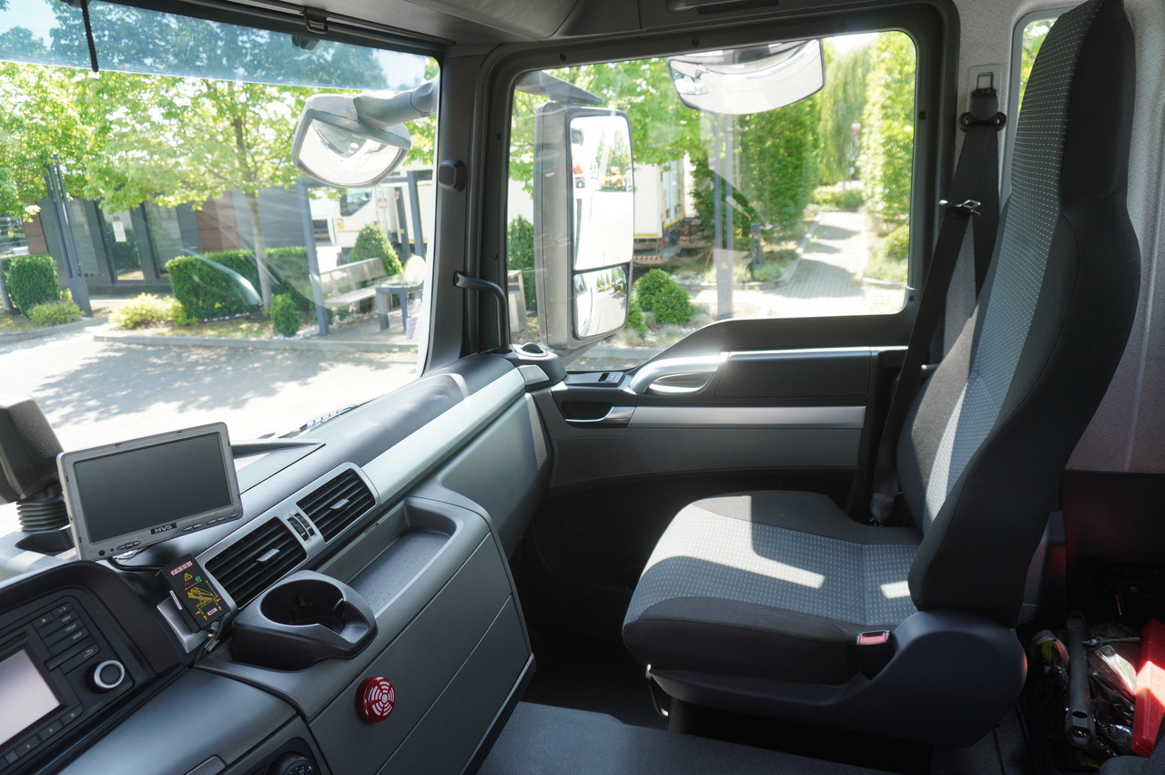 Dropside/ Flatbed truck, Crane truck MAN TGS 26.360 Flatbed / Fassi F175 7.7 T / steered 3rd axle: picture 23