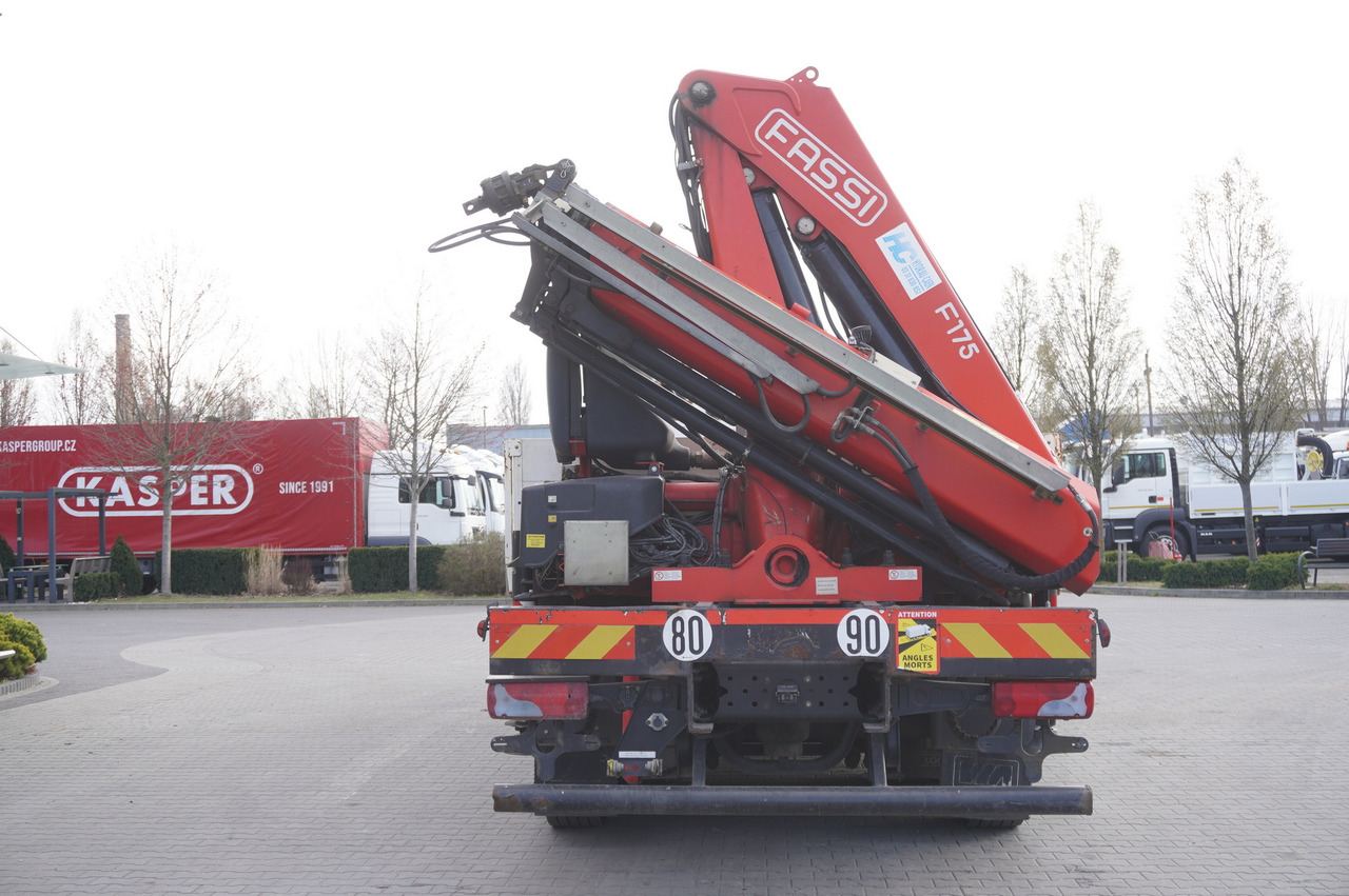 MAN TGS 26.360 Flatbed / Fassi F175 7.7 T / steered 3rd axle - Crane truck: picture 5 MAN TGS 26.360 Flatbed / Fassi F175 7.7 T / steered 3rd axle - Crane truck: picture 5