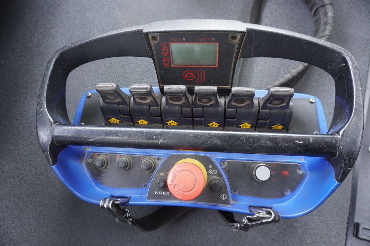 Dropside/ Flatbed truck, Crane truck MAN TGS 26.360 Flatbed / Fassi F175 7.7 T / steered 3rd axle: picture 10