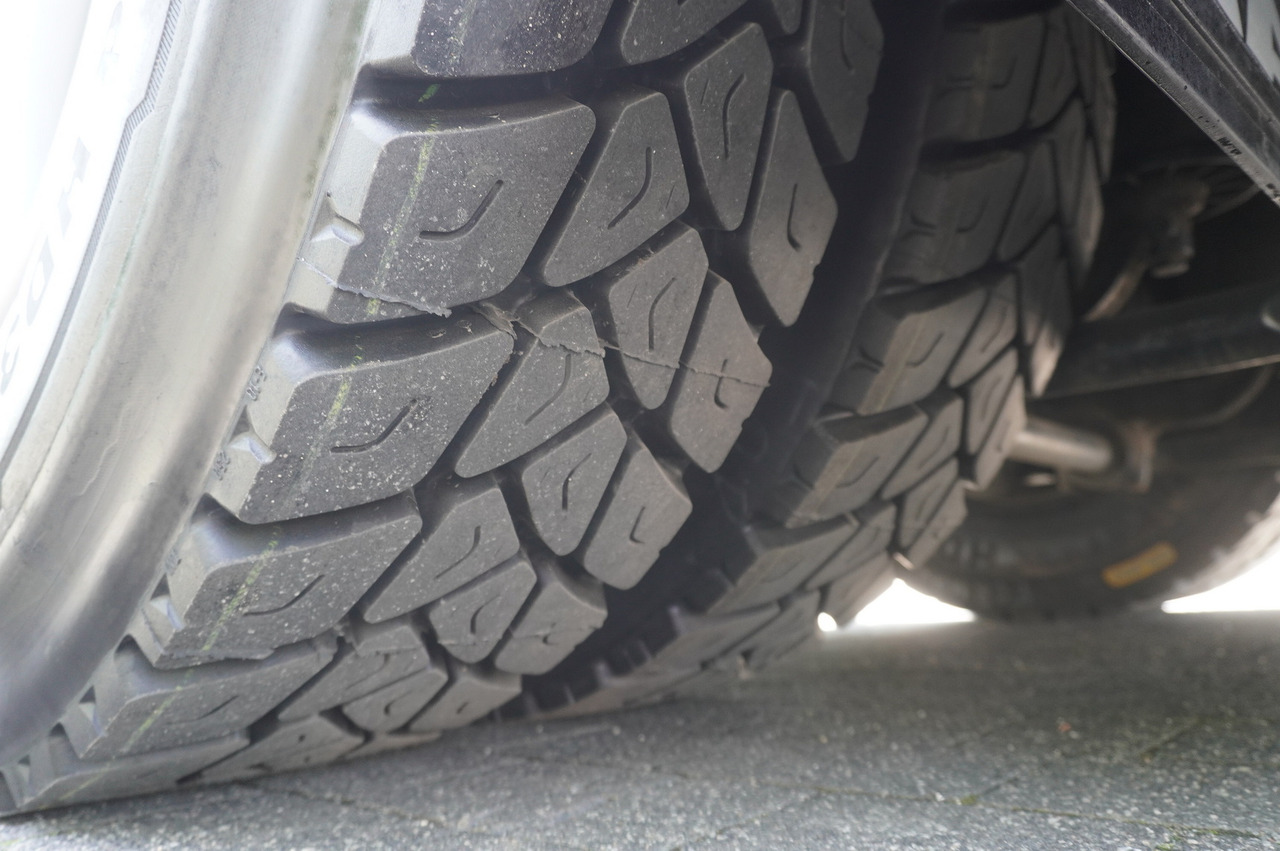 Dropside/ Flatbed truck, Crane truck MAN TGS 26.360 Flatbed / Fassi F175 7.7 T / steered 3rd axle: picture 14