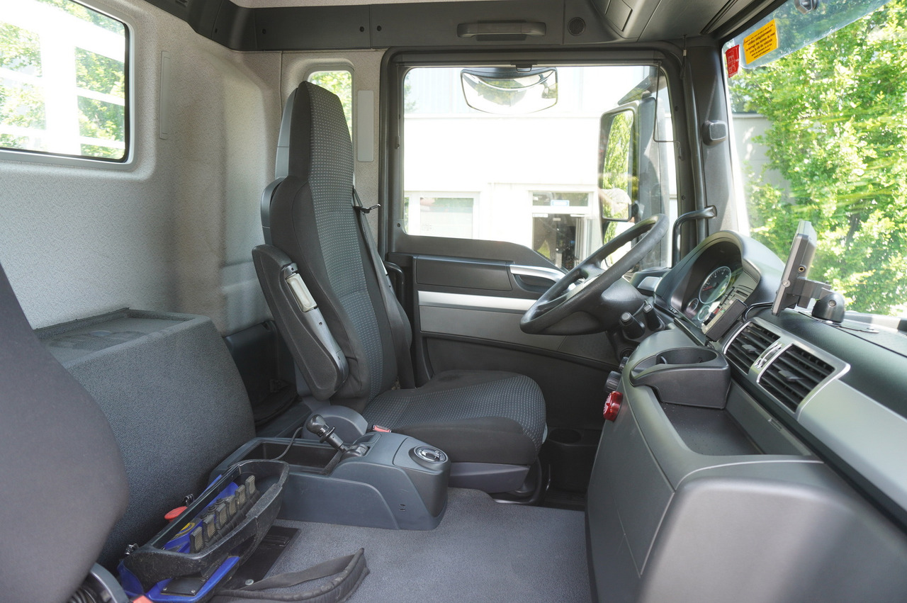 Dropside/ Flatbed truck, Crane truck MAN TGS 26.360 Flatbed / Fassi F175 7.7 T / steered 3rd axle: picture 27