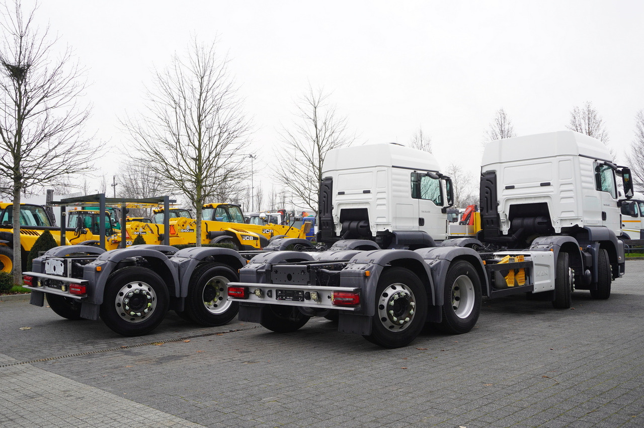 MAN TGS 35.420 8×2 / Chassis 6.4 m / 3 steered axles / 2 units - Cab chassis truck: picture 2 MAN TGS 35.420 8×2 / Chassis 6.4 m / 3 steered axles / 2 units - Cab chassis truck: picture 2