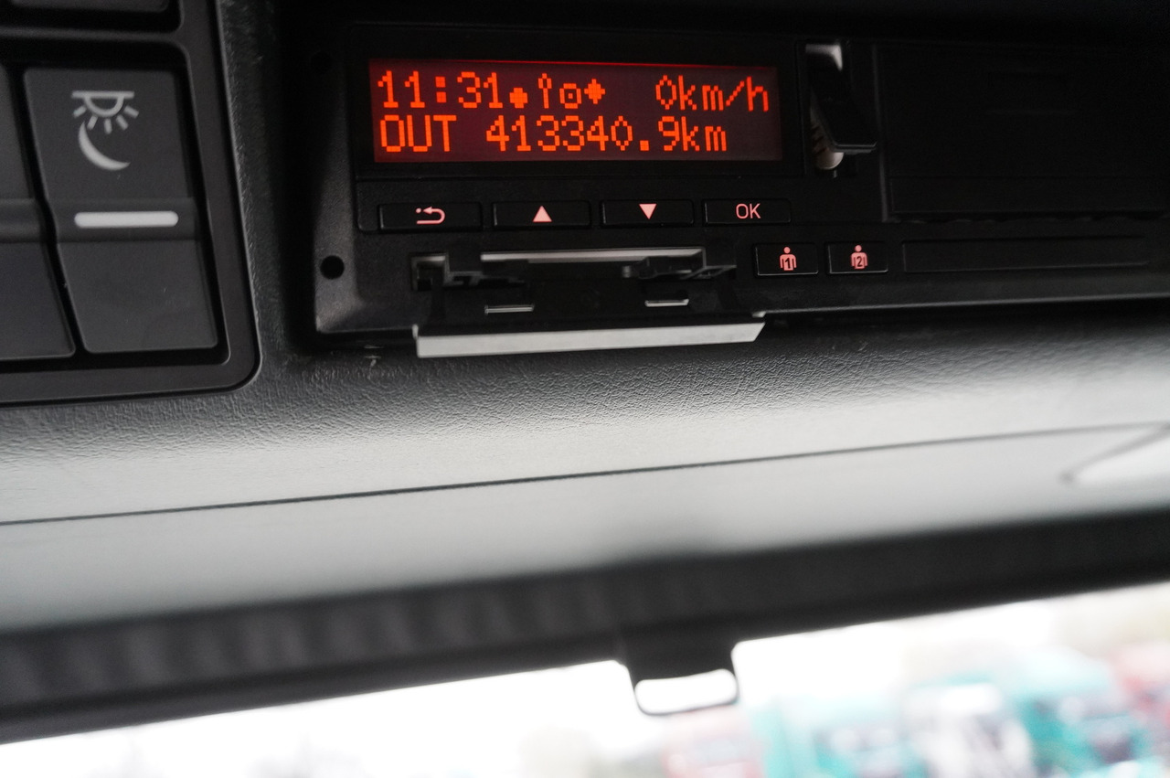 MAN TGS 35.420 8×2 / Chassis 6.4 m / 3 steered axles / 2 units - Cab chassis truck: picture 3 MAN TGS 35.420 8×2 / Chassis 6.4 m / 3 steered axles / 2 units - Cab chassis truck: picture 3