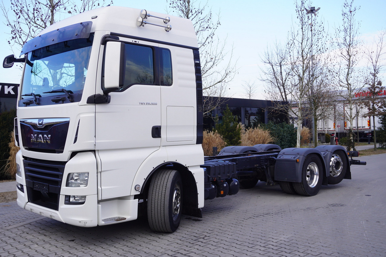 MAN TGX 26,500 / 500 HP / steering 3rd axle / 20 t cap. / Chassis 6.5 m - Cab chassis truck: picture 1 MAN TGX 26,500 / 500 HP / steering 3rd axle / 20 t cap. / Chassis 6.5 m - Cab chassis truck: picture 1