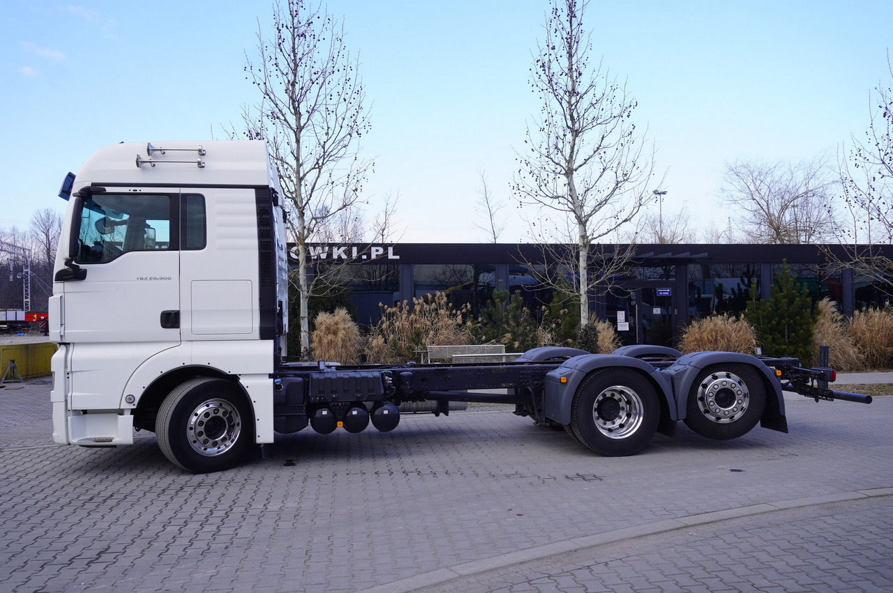 MAN TGX 26,500 / 500 HP / steering 3rd axle / 20 t cap. / Chassis 6.5 m - Cab chassis truck: picture 4 MAN TGX 26,500 / 500 HP / steering 3rd axle / 20 t cap. / Chassis 6.5 m - Cab chassis truck: picture 4