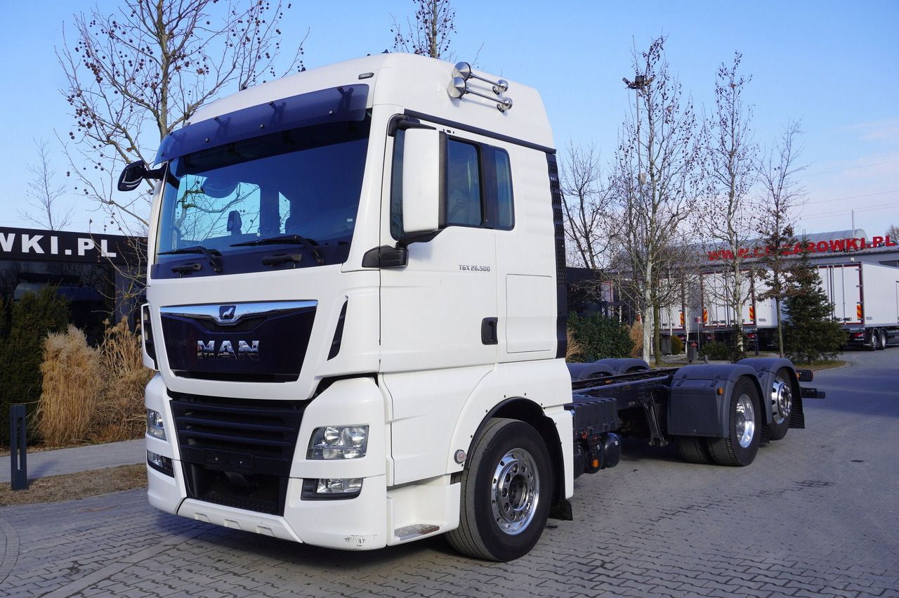 MAN TGX 26,500 / 500 HP / steering 3rd axle / 20 t cap. / Chassis 6.5 m - Cab chassis truck: picture 3 MAN TGX 26,500 / 500 HP / steering 3rd axle / 20 t cap. / Chassis 6.5 m - Cab chassis truck: picture 3