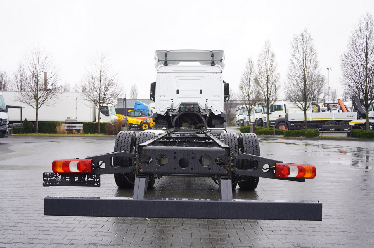 MERCEDES-BENZ Actros 1824 / 9.1 m chassis / sleeping cabin - Cab chassis truck: picture 4 MERCEDES-BENZ Actros 1824 / 9.1 m chassis / sleeping cabin - Cab chassis truck: picture 4