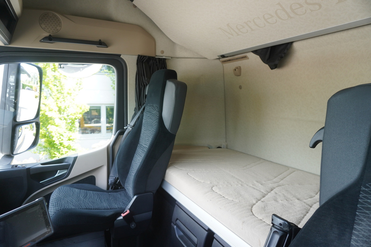 Tow truck MERCEDES-BENZ Actros 2542 / NEW tow truck / steered 3rd axle: picture 22