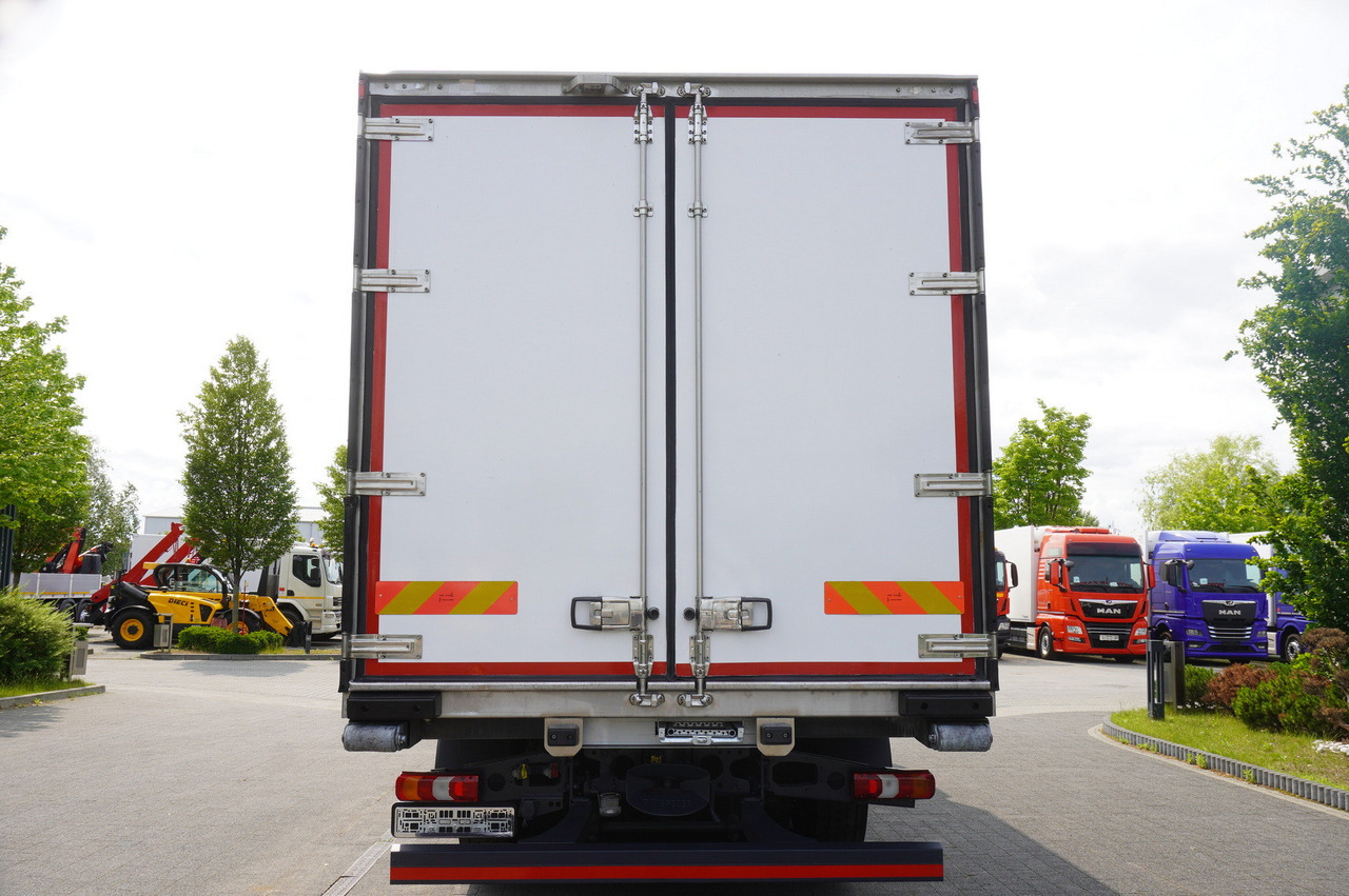 MERCEDES-BENZ Actros 2543 / Lecapitaine Refrigerator Multitemperature / Carrier Supra 950 MT - Refrigerator truck: picture 3 MERCEDES-BENZ Actros 2543 / Lecapitaine Refrigerator Multitemperature / Carrier Supra 950 MT - Refrigerator truck: picture 3