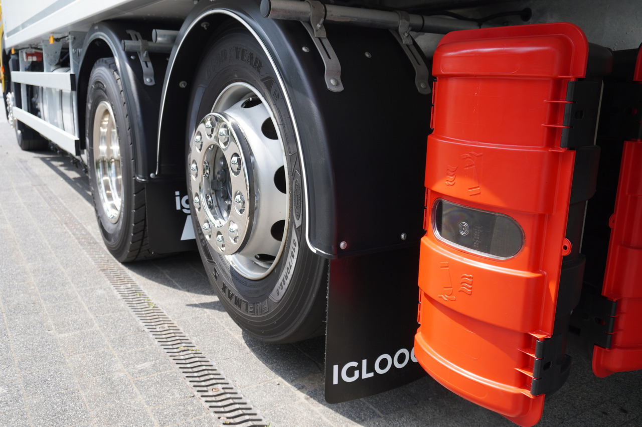 New Refrigerator truck MERCEDES-BENZ Actros 2545 MP5 6×2 E6 / NEW Igloocar refrigerator / 19 pallets: picture 7