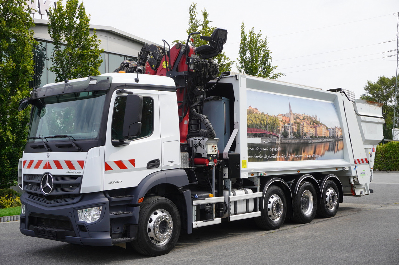 MERCEDES-BENZ Antos 3240 8x2 / Tajfun 5T crane / Farid Industries garbage truck/ 3 steered axles - Garbage truck: picture 3 MERCEDES-BENZ Antos 3240 8x2 / Tajfun 5T crane / Farid Industries garbage truck/ 3 steered axles - Garbage truck: picture 3