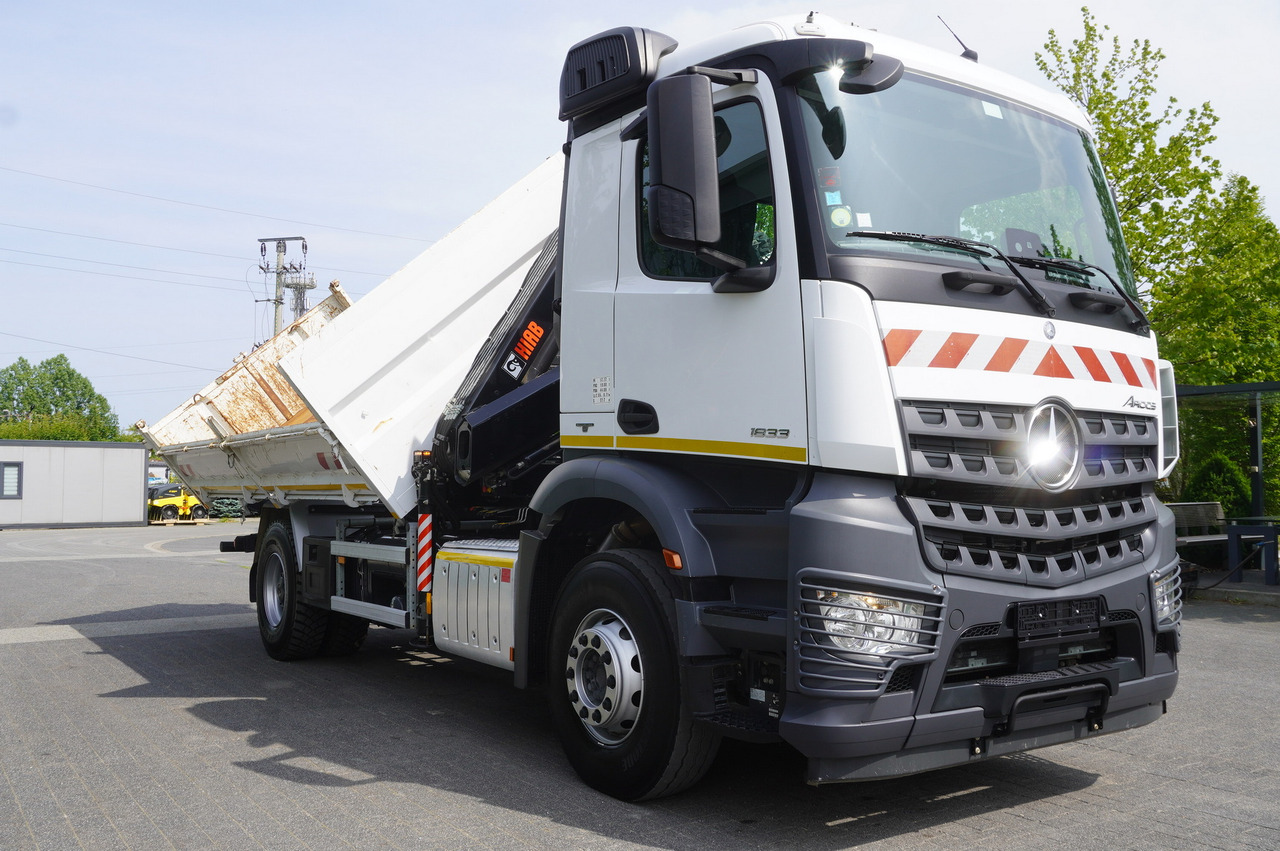 Dropside/ Flatbed truck, Crane truck MERCEDES-BENZ Arocs 1833 / 87,000 km!!! / Hds HIAB X-DUO 128 B-2 / three-sided tipper: picture 16