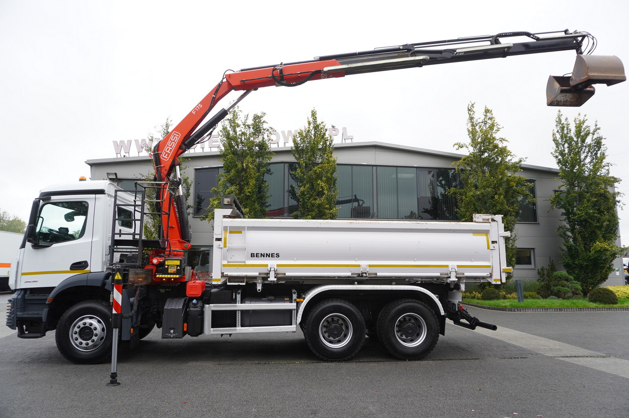 MERCEDES-BENZ Arocs 2636 6x4 / Fassi F175 / 7.7 t / 10 m / 2-side tipper / Bortmatic - Crane truck: picture 4 MERCEDES-BENZ Arocs 2636 6x4 / Fassi F175 / 7.7 t / 10 m / 2-side tipper / Bortmatic - Crane truck: picture 4