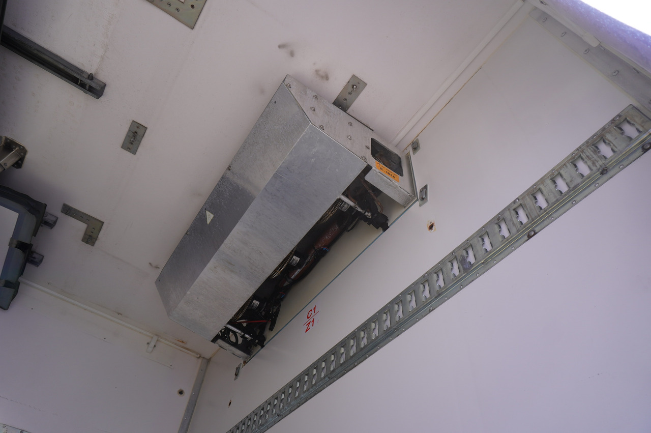 Refrigerator truck RENAULT D12 / Lamberet refrigerated truck / Dhollandia tail lift 1500 kg / 130 thousand km !!: picture 14